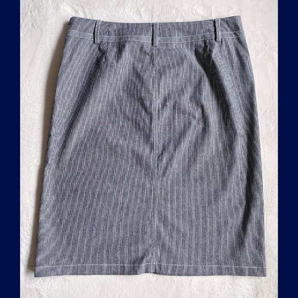 💥2/$30 MEXX Pinstripe Skirt sz10/40 - Picture 2 of 12